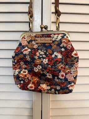 Sew Grown Liberty of London Floral Thorpe Print Fabric Kisslock Frame Handbag